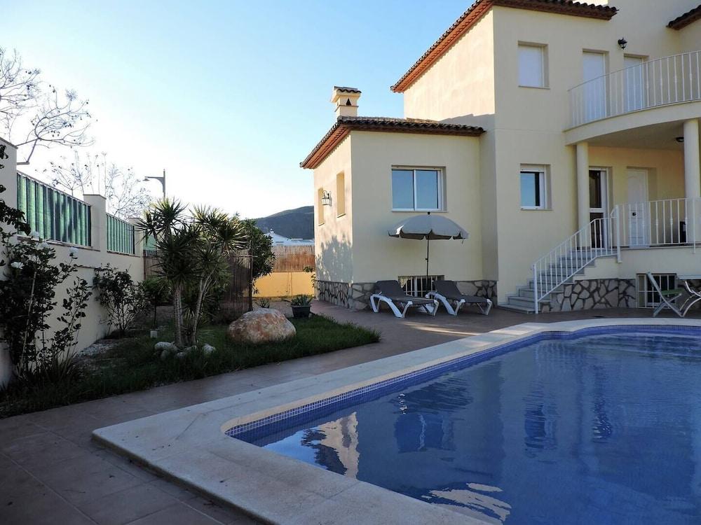 Stunning 3-bed House in Pego