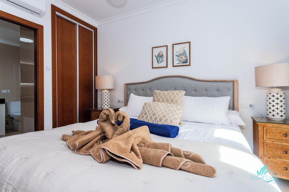 4 Bed Villa - Heated Pool, Pool Table, Bbq, Patio