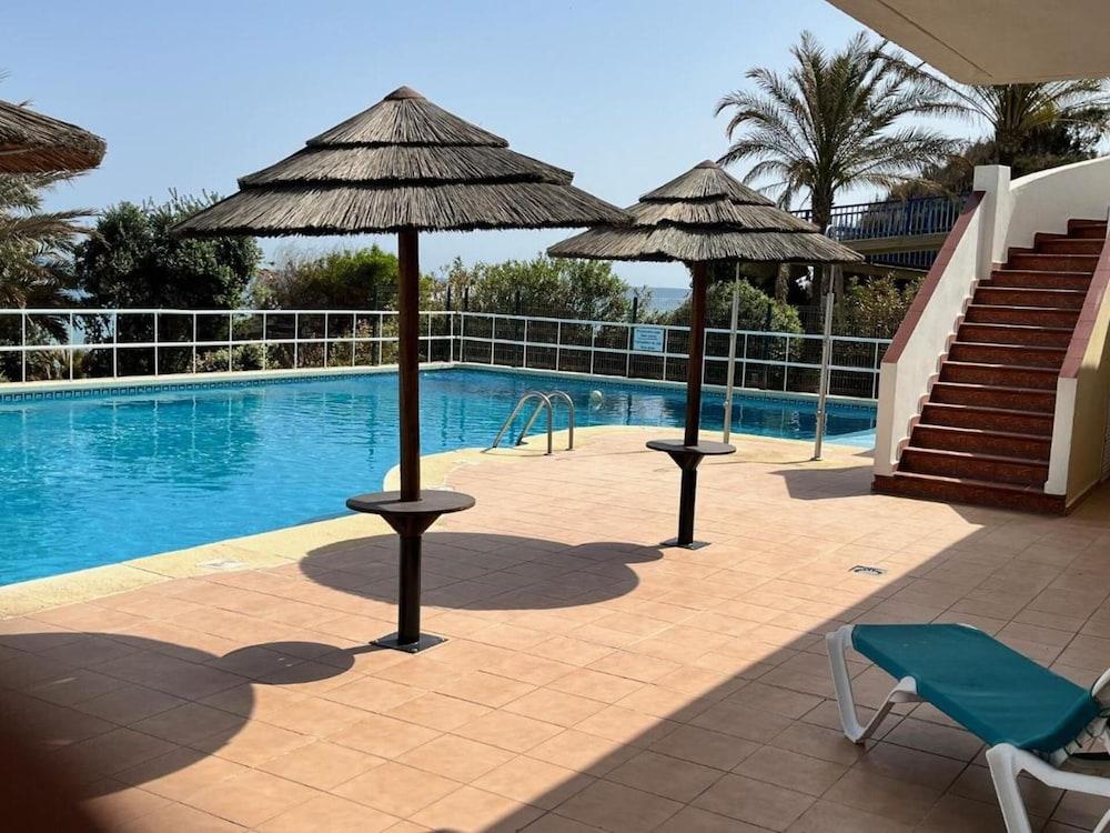 Spacious Stunning Views 2-bed Apartment, Estepona
