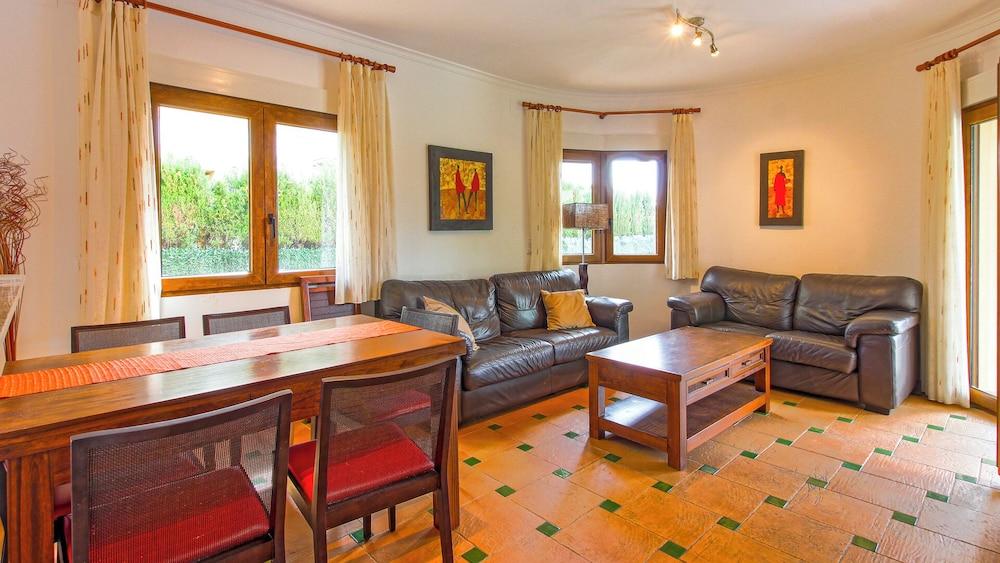 Villa el Palmar With 3 Bedrooms Close to the Beach