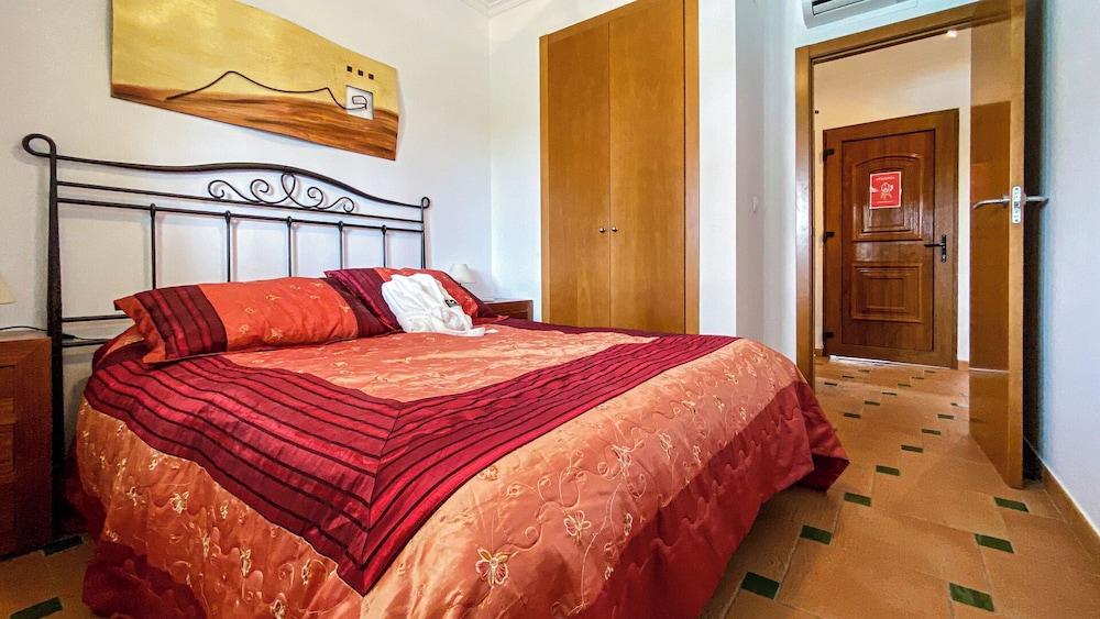 Villa el Palmar With 3 Bedrooms Close to the Beach