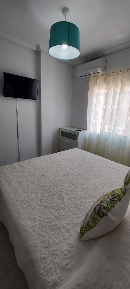 Sleeps 4 With Balcony