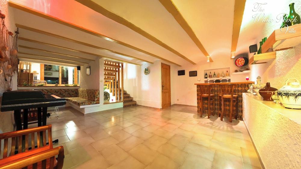 White Rock Villa With Breathtaking Views and Pool