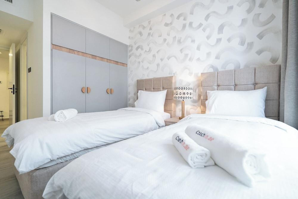 NEW Listing Just Renovated Beach Laguna