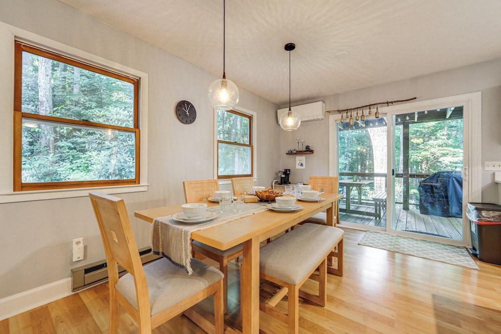 Maggie Valley Cottage w/ Hot Tub & Creek View!