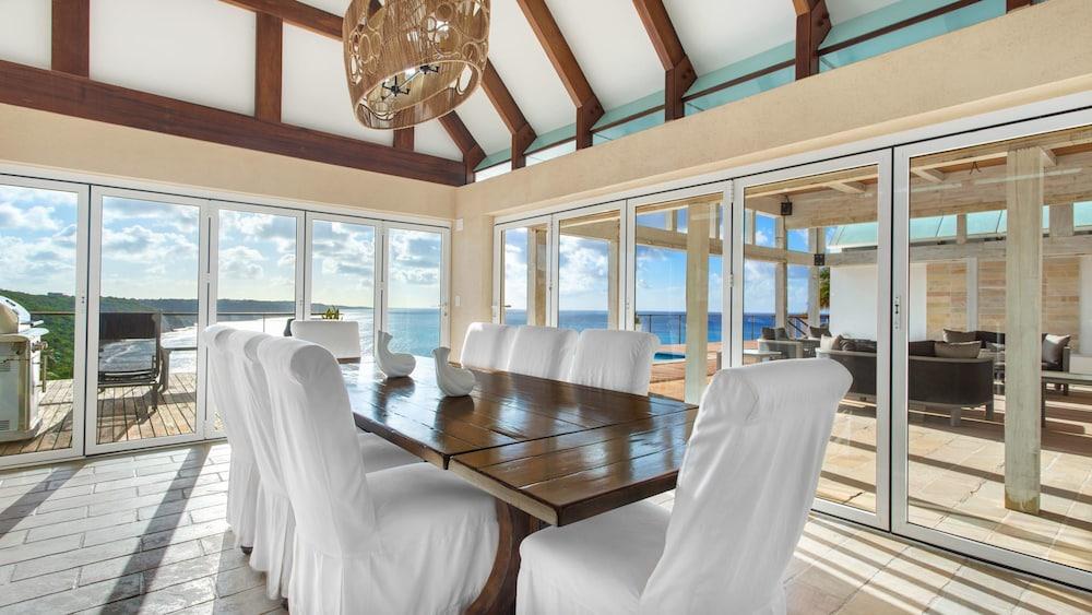 6 BR Villa On Crocus Bay With Pool Concierge