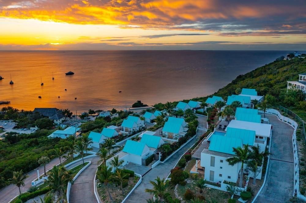 6 BR Villa With Concierge Amenities Pool