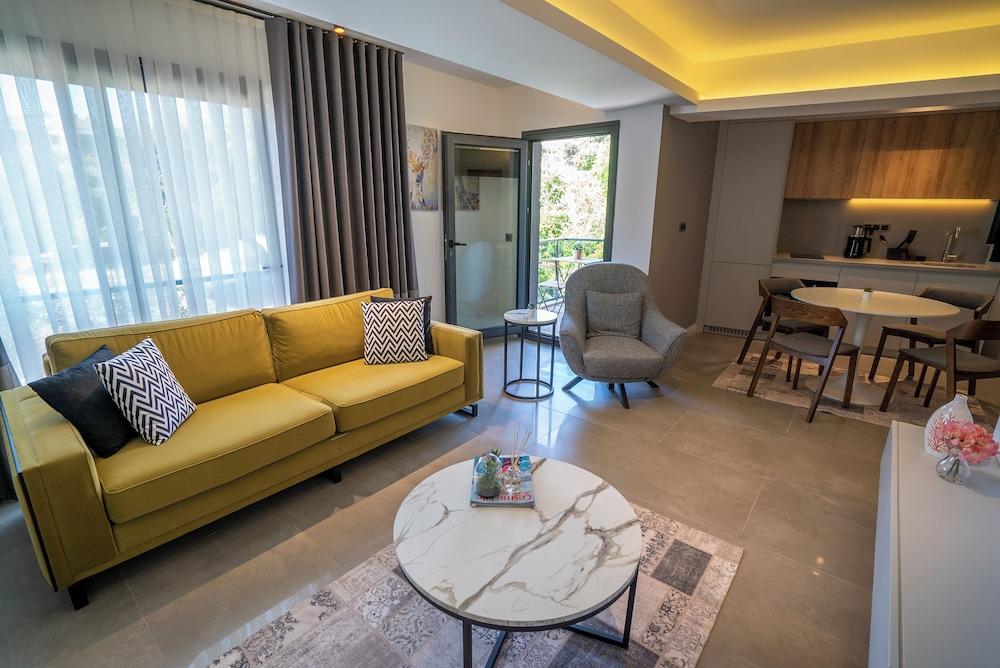 Ayayorgi Homes & Suites