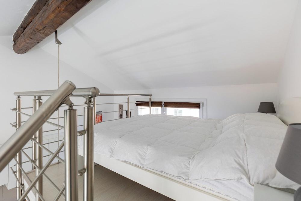 Cozy Mezzanine Apartment