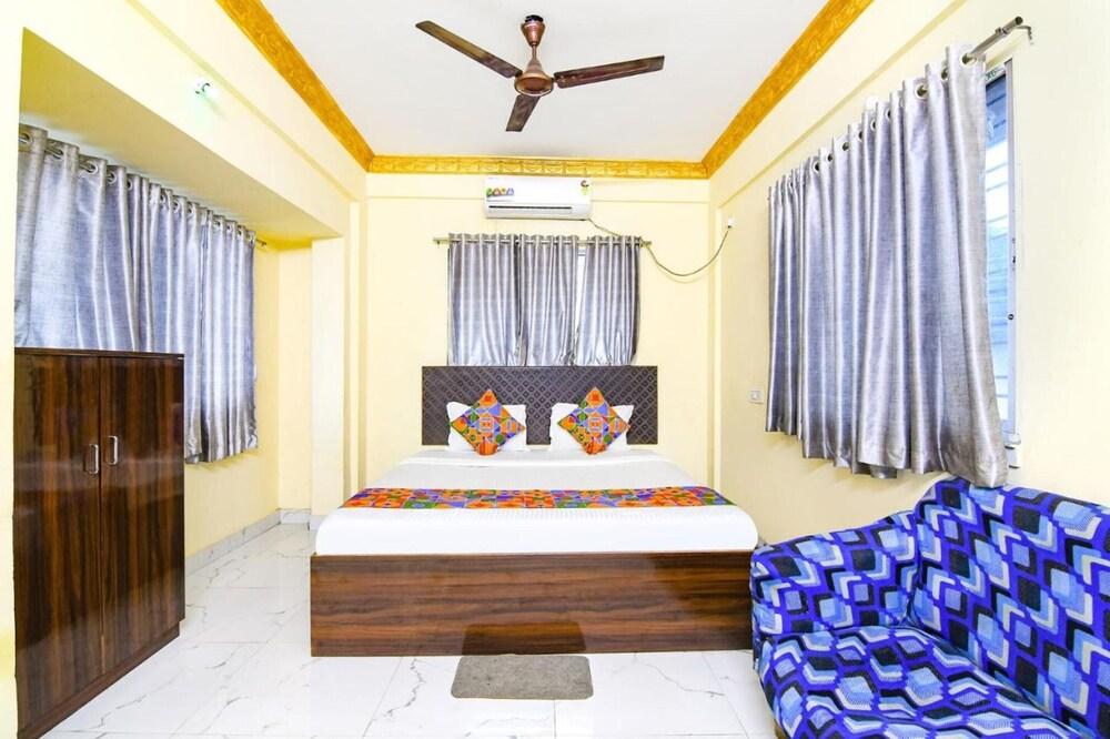 Goroomgo Hotel Narayanan Kolkata