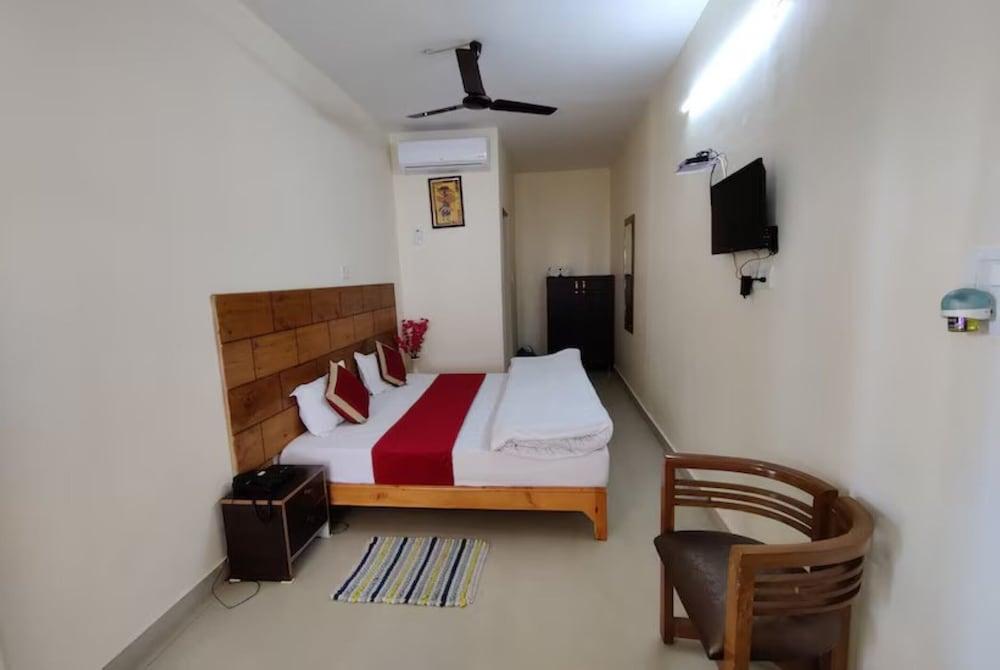 Goroomgo Bagora Heights Palampur