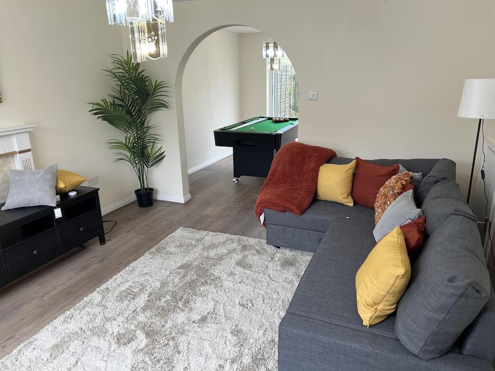 Cosy Cottage Retreat in Oldham