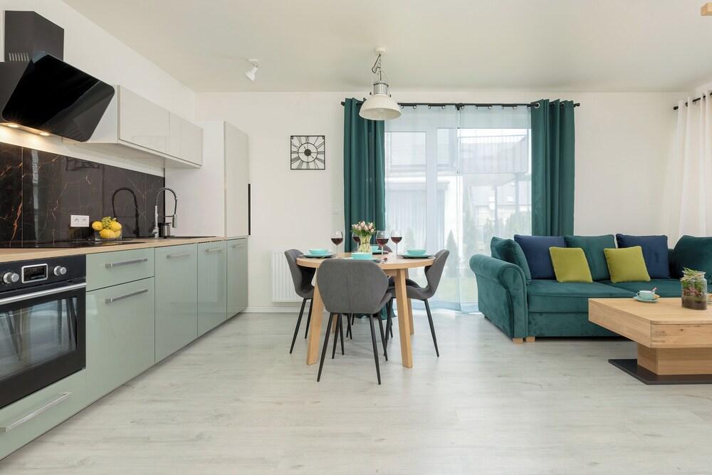 Paraiso Apartment With Pool by Renters