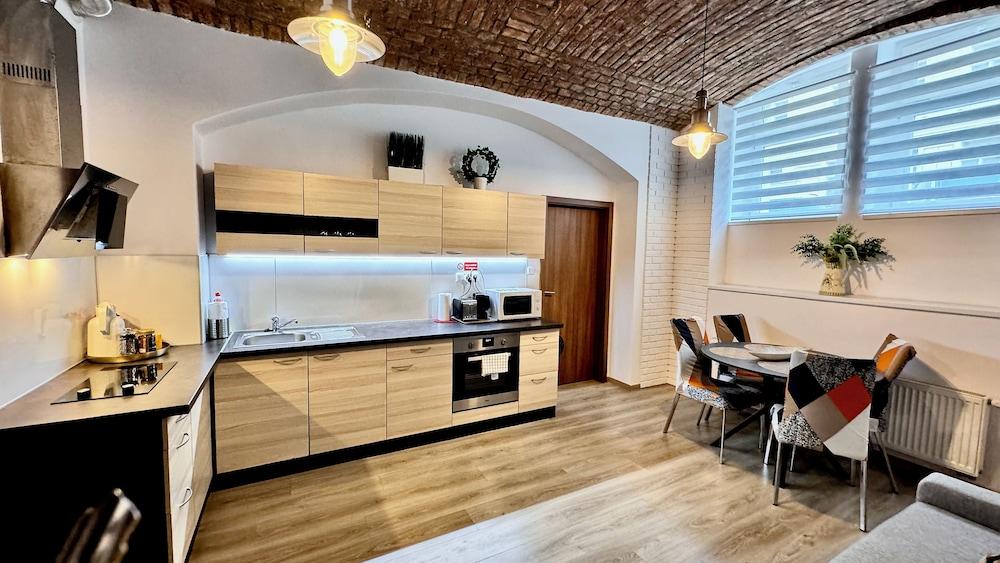 Residence Dobrovskeho 30