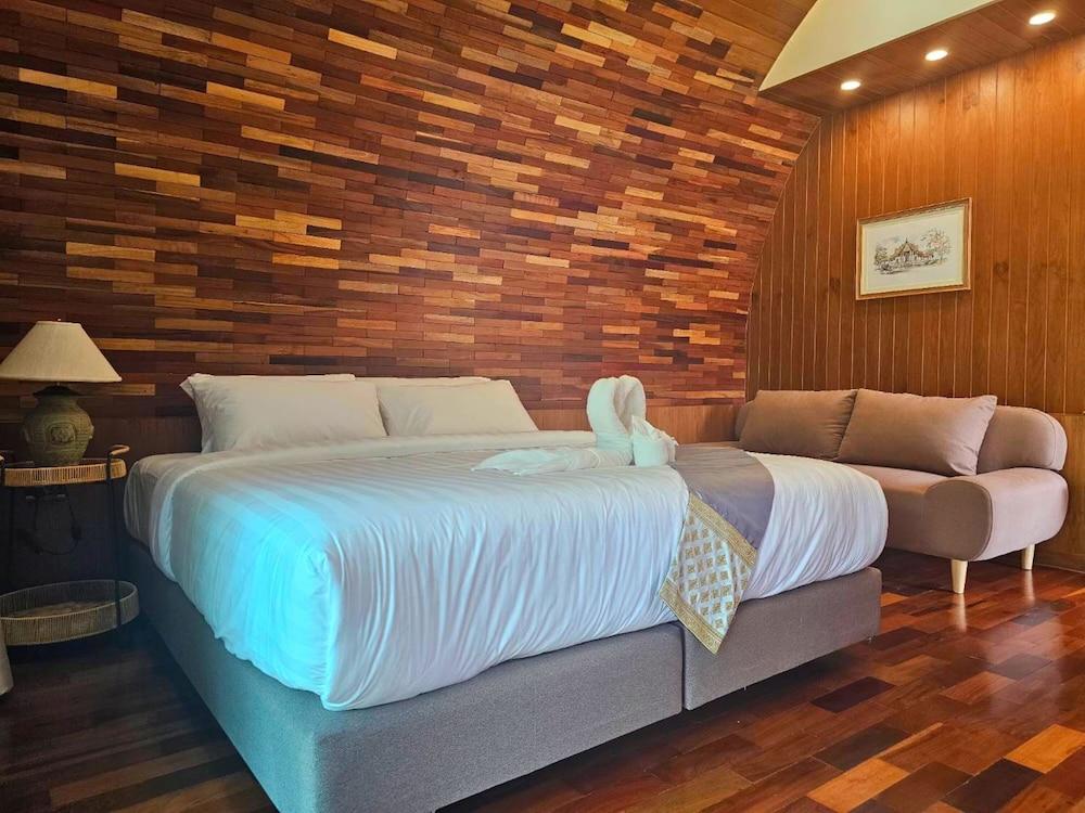 Pang fan Rock & River Resort