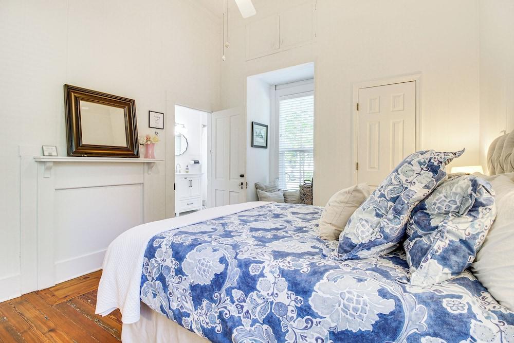 Charming Georgia Cottage ~ 19 Mi to Statesboro!