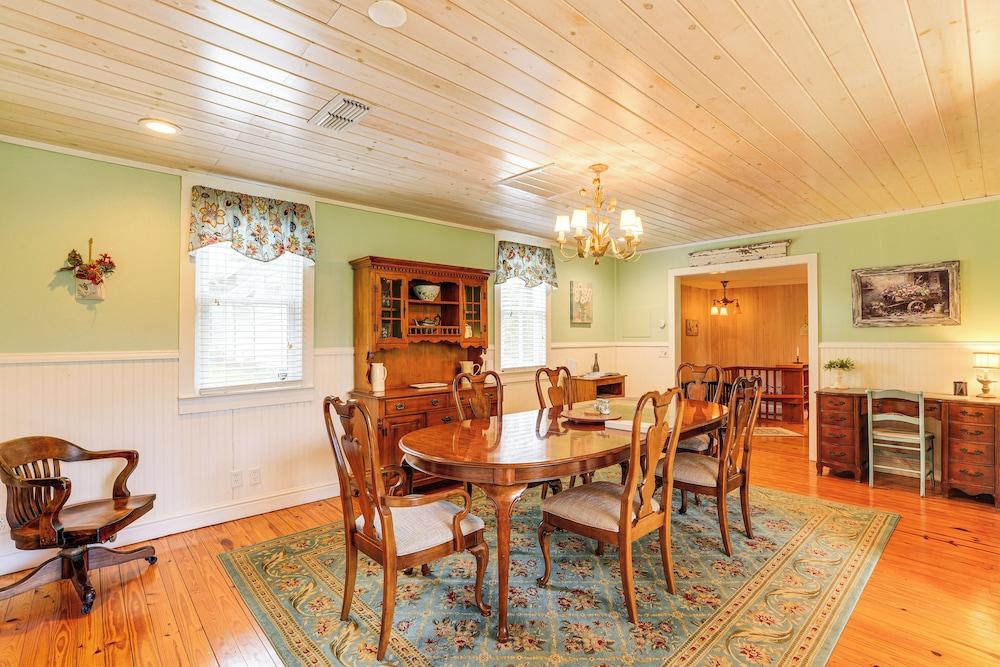 Boathouse & Dock: Riverfront Dunnellon Getaway!