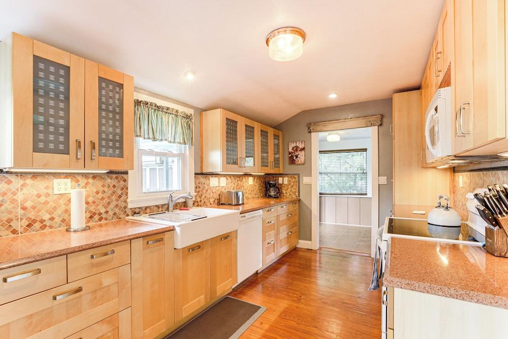 Boathouse & Dock: Riverfront Dunnellon Getaway!