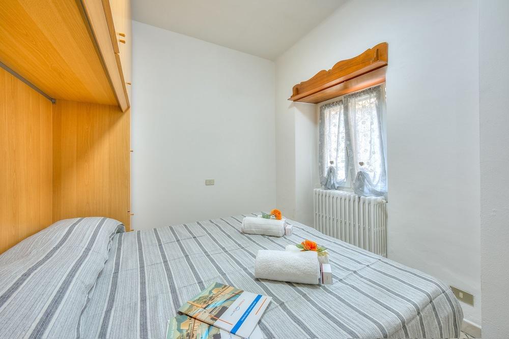 Leonardo House Garden Stresa Center