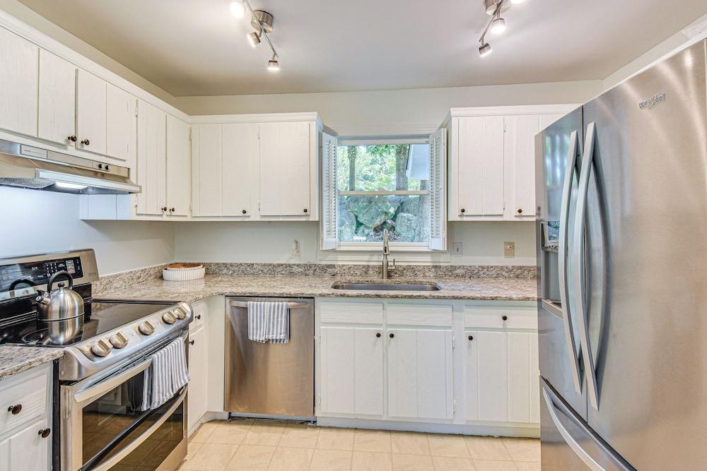 Waterfront Gainesville Home w/ Private Boat Dock!