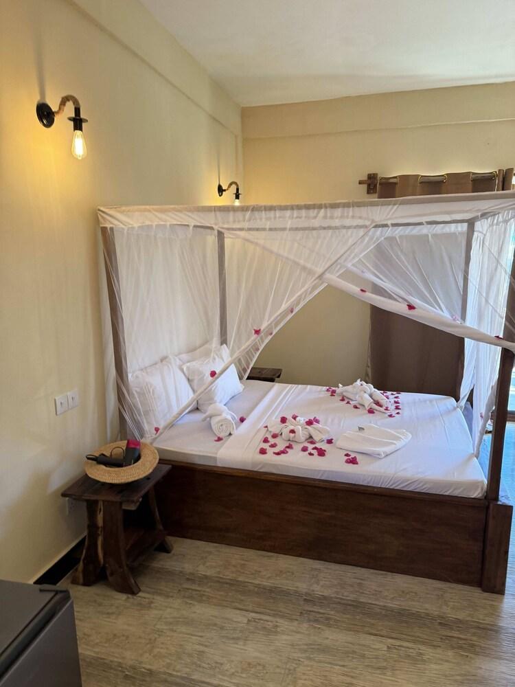 VILLA PEACE AND COLOR