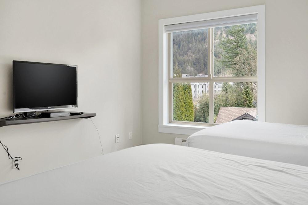 Breathtaking Bliss 2BR Penthouse