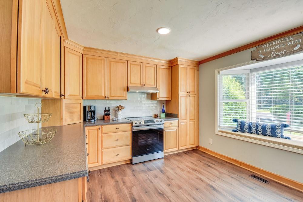 Home w/ Fire Pit on 27 Acres in Walhalla!