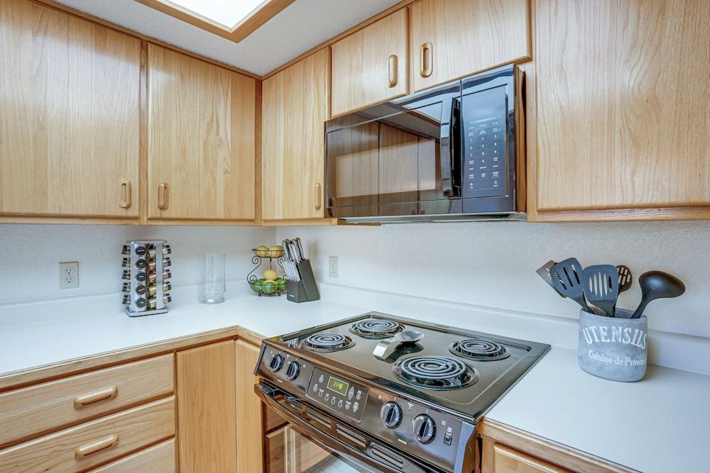 Sedona Condo on Golf Course w/ Pool Access!