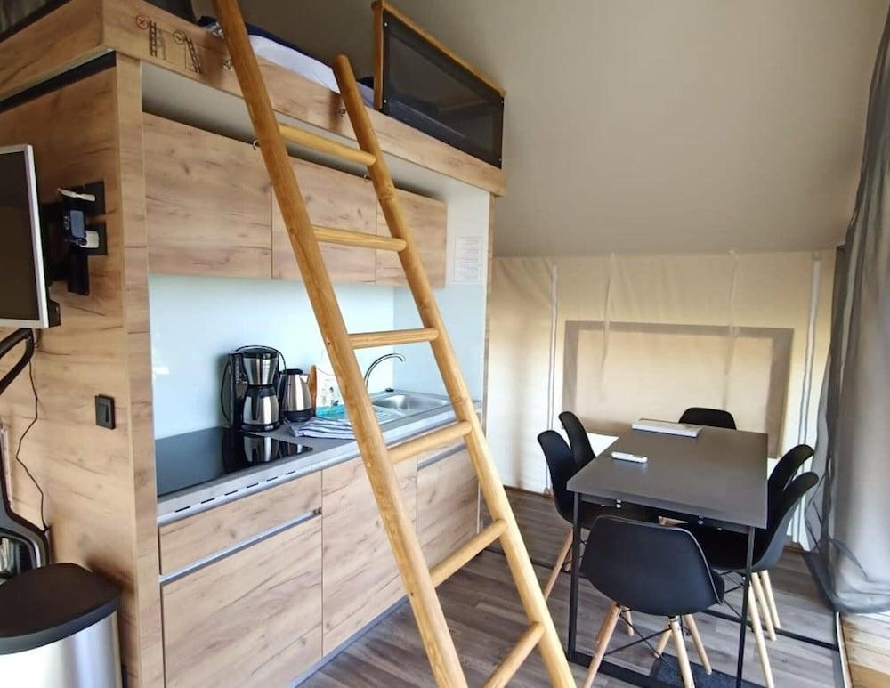 Safari Tent With Bathroom, 9 km From Maastricht