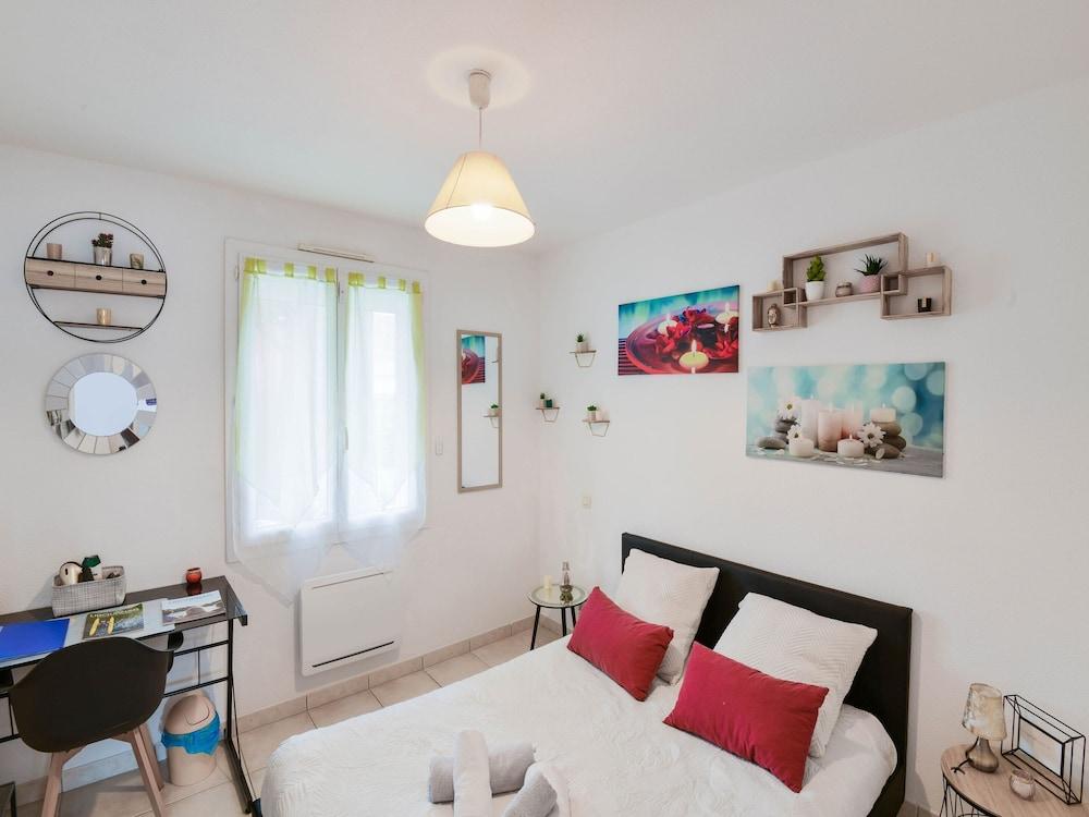 Zen Room in a Private Home With a Swimming Pool