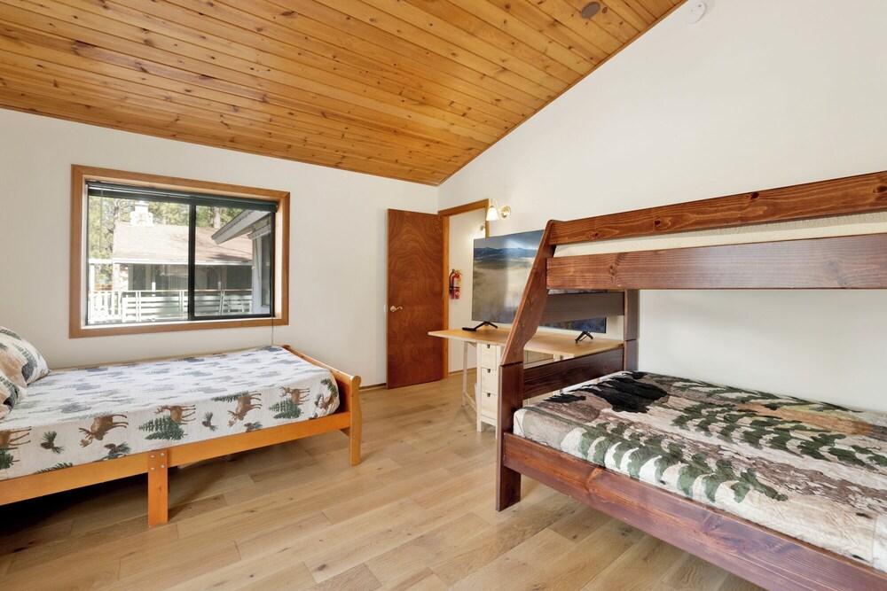 Mountain Retreat BY THE Creek #2467