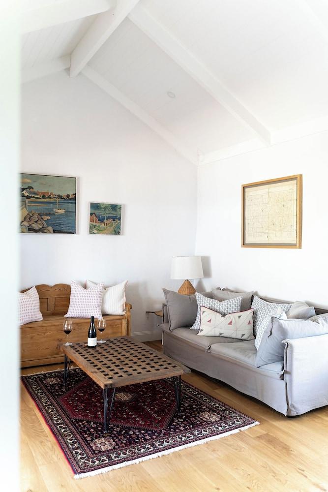 Alkina Old Quarter Accommodation