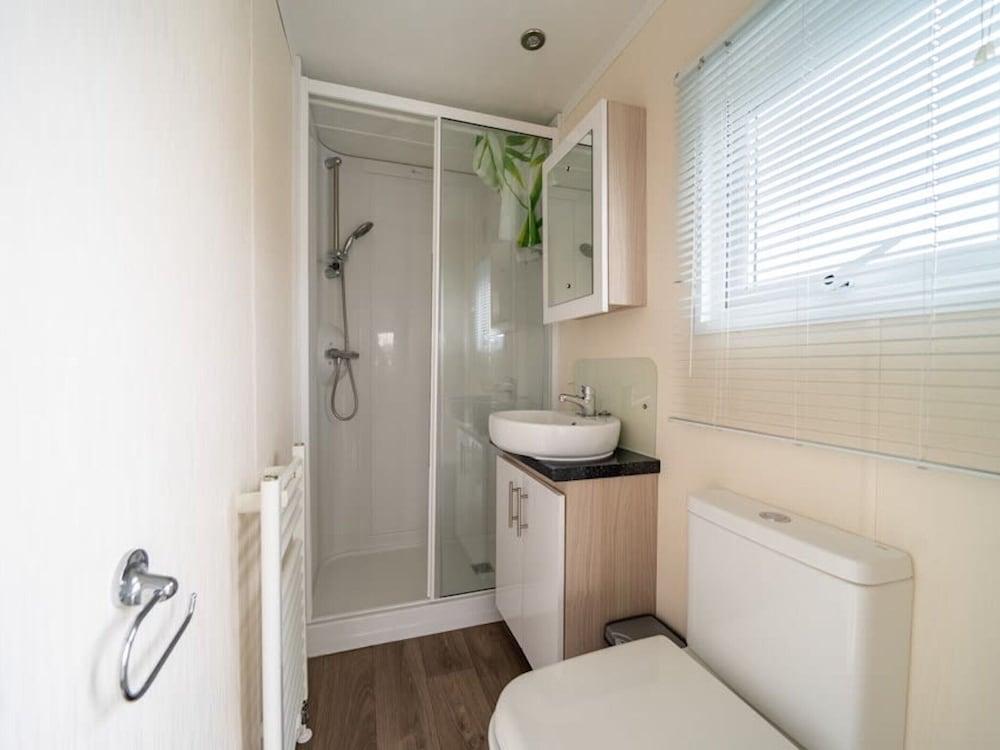 Veluwemeer Chalet With Microwave