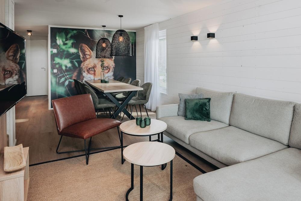 Spacious Villa in Forest Park