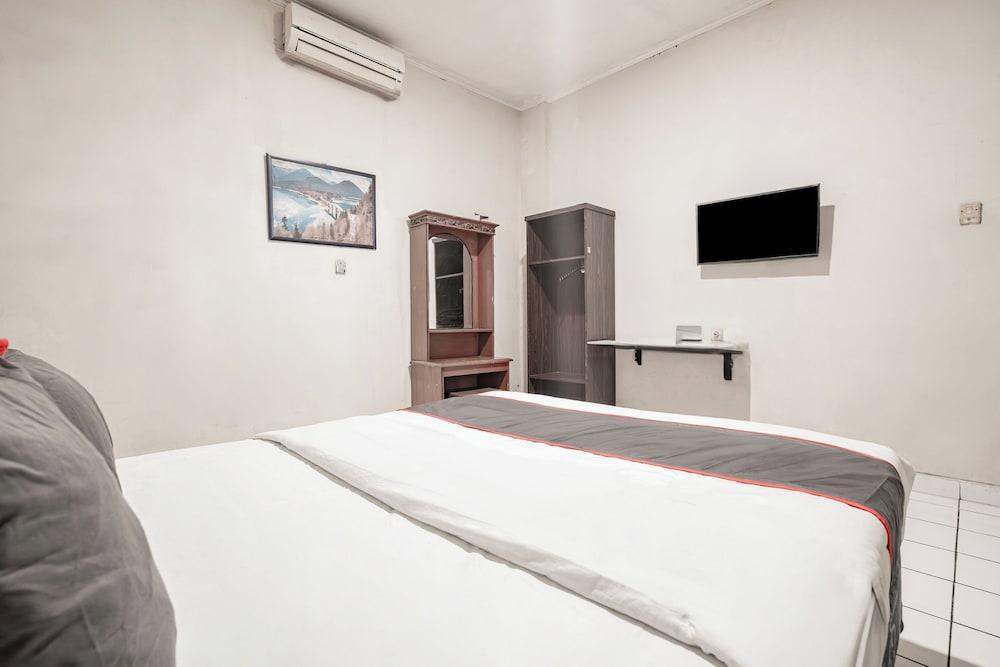 Collection O Hotel Sanira