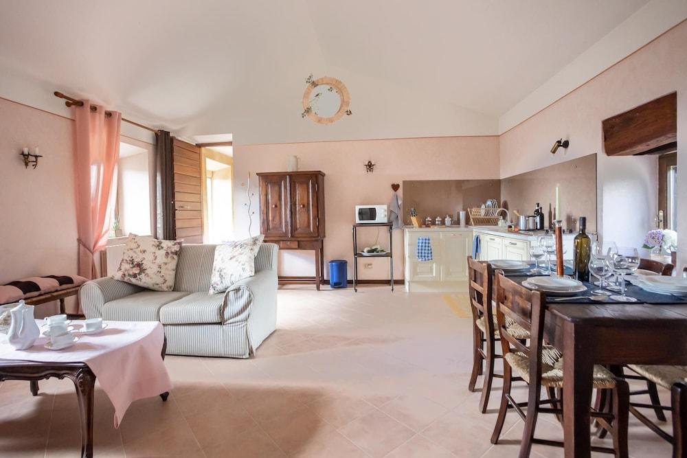 Casale Montemoro With Pool