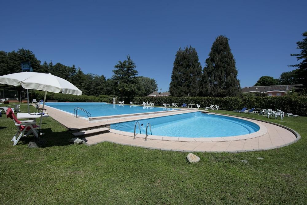 Casa Lavanda Pool Tennis