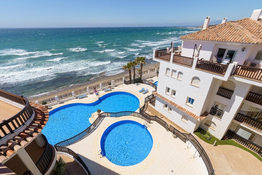 Puerta Del Mar Beachfront And Pool