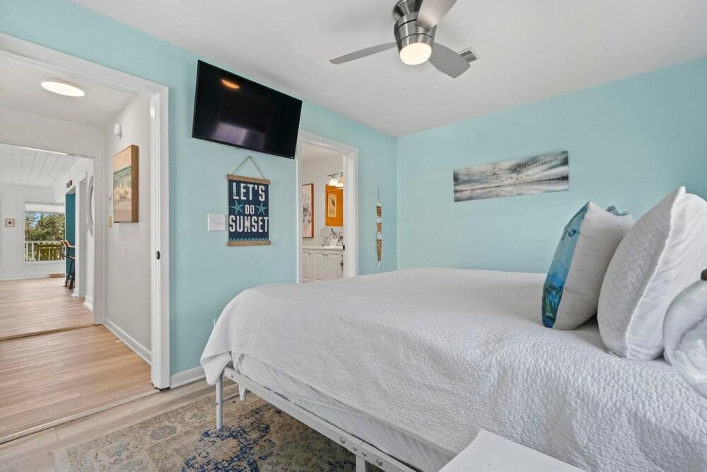 Hazel Mae's Hideaway