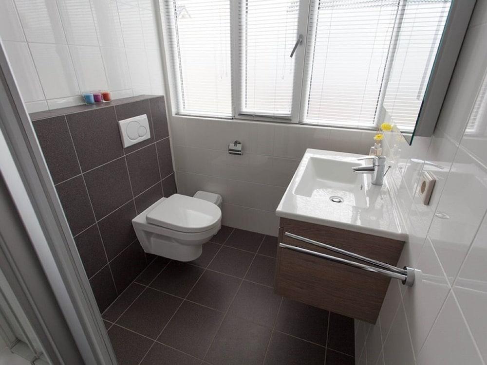 Nice Bungalow in a Holiday Park Near Maastricht