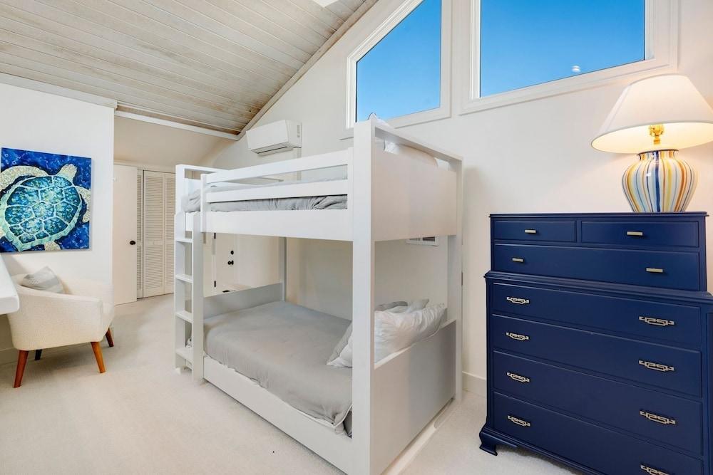 Spacious Oceanfront Villa With Elevator, Wifi, Library, Board Games, Sunroom, And Wine Refrigerator 4 Bedroom Villa by Peace Vacations