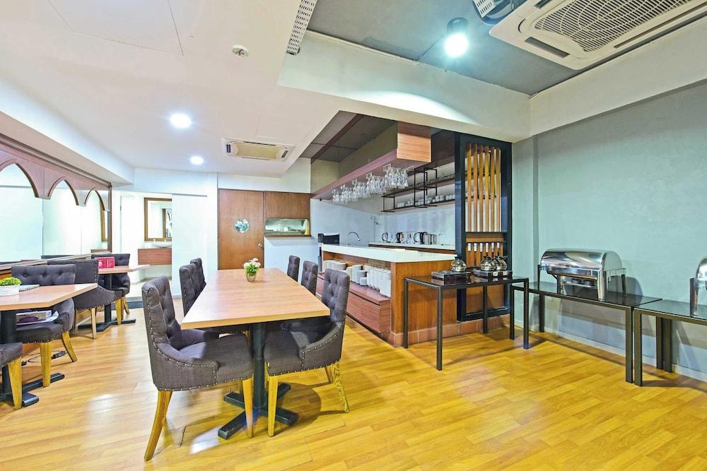 OYO 91009 One Enigma Hotel