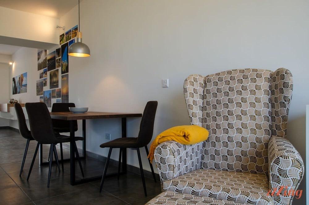 2 Bed Apartment w Distant Sea and Country Views