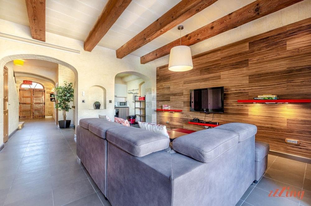 A Stunning Pet Friendly Villa With a Pool Gozo