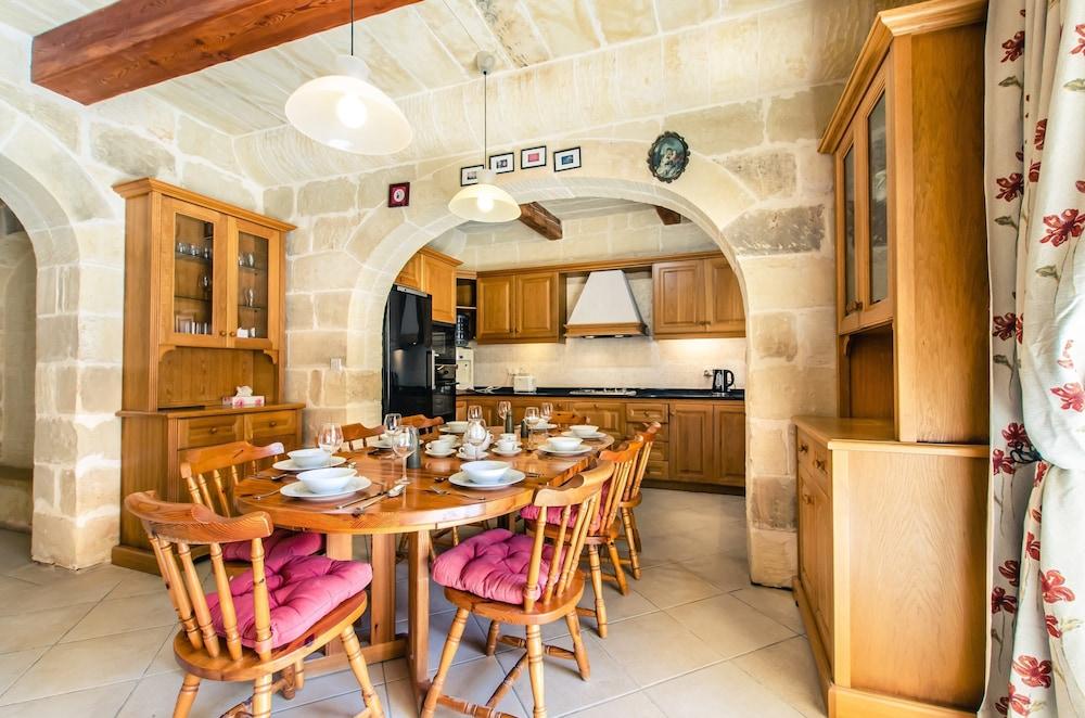 Grand Gozo Farmhouse With Games Room Pool