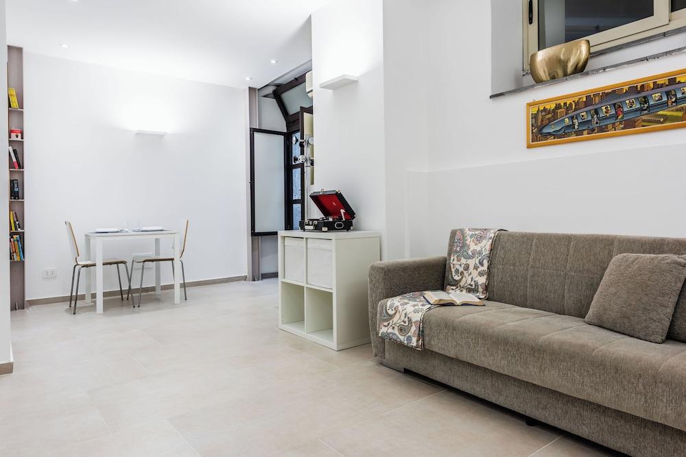 Modern Macha Apartment