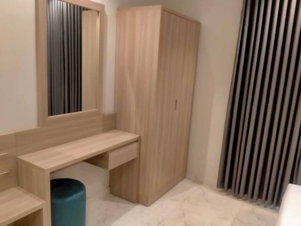 Holiday Plus Mishrifah Apartments