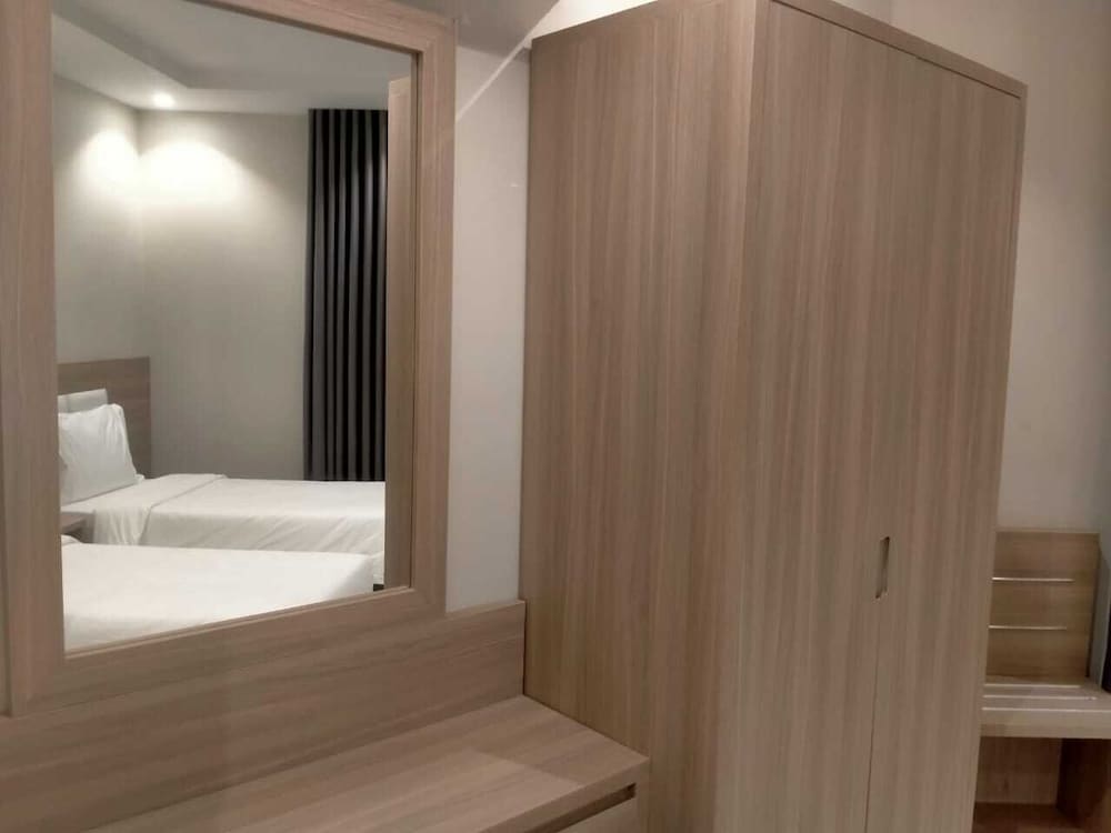 Holiday Plus Mishrifah Apartments