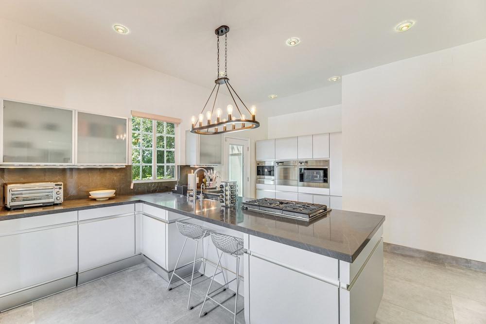 Los Angeles Home w/ Private Pool, Mtn & Lake View!