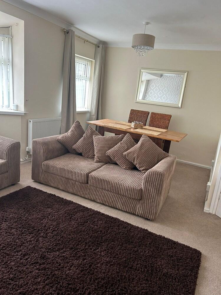Crynallt Road Apartment - Neath